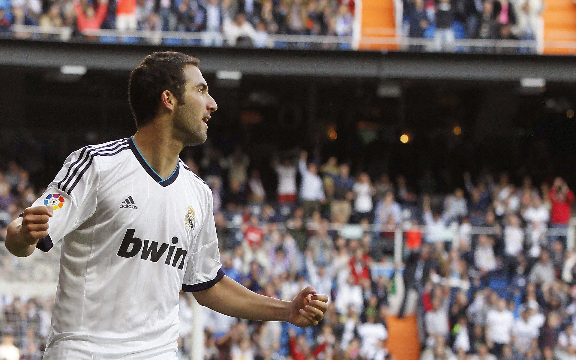 五大联赛争冠与保级大战战术板对比深度剖析，五大联赛争冠形式