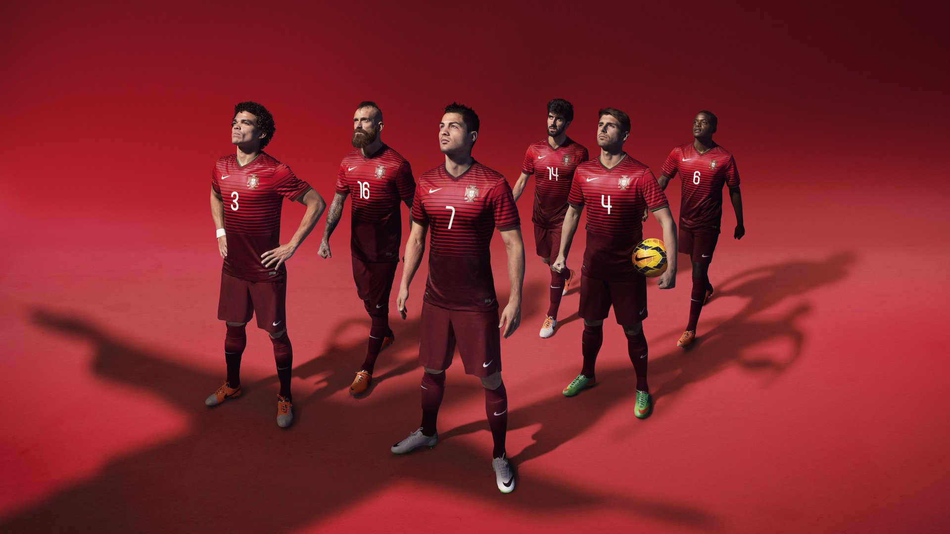 唐纳德·高尔的精确传球和突破速度，让袋鼠队攻防如行云流水，唐纳德高德纳